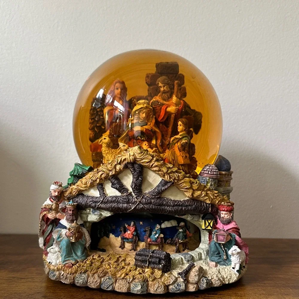 Vintage 1999 Grandeur Noel Musical Nativity Water Globe - 150mm Revolving Base